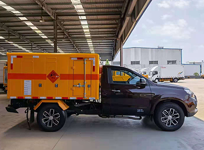 秦淮爆破器材运输车