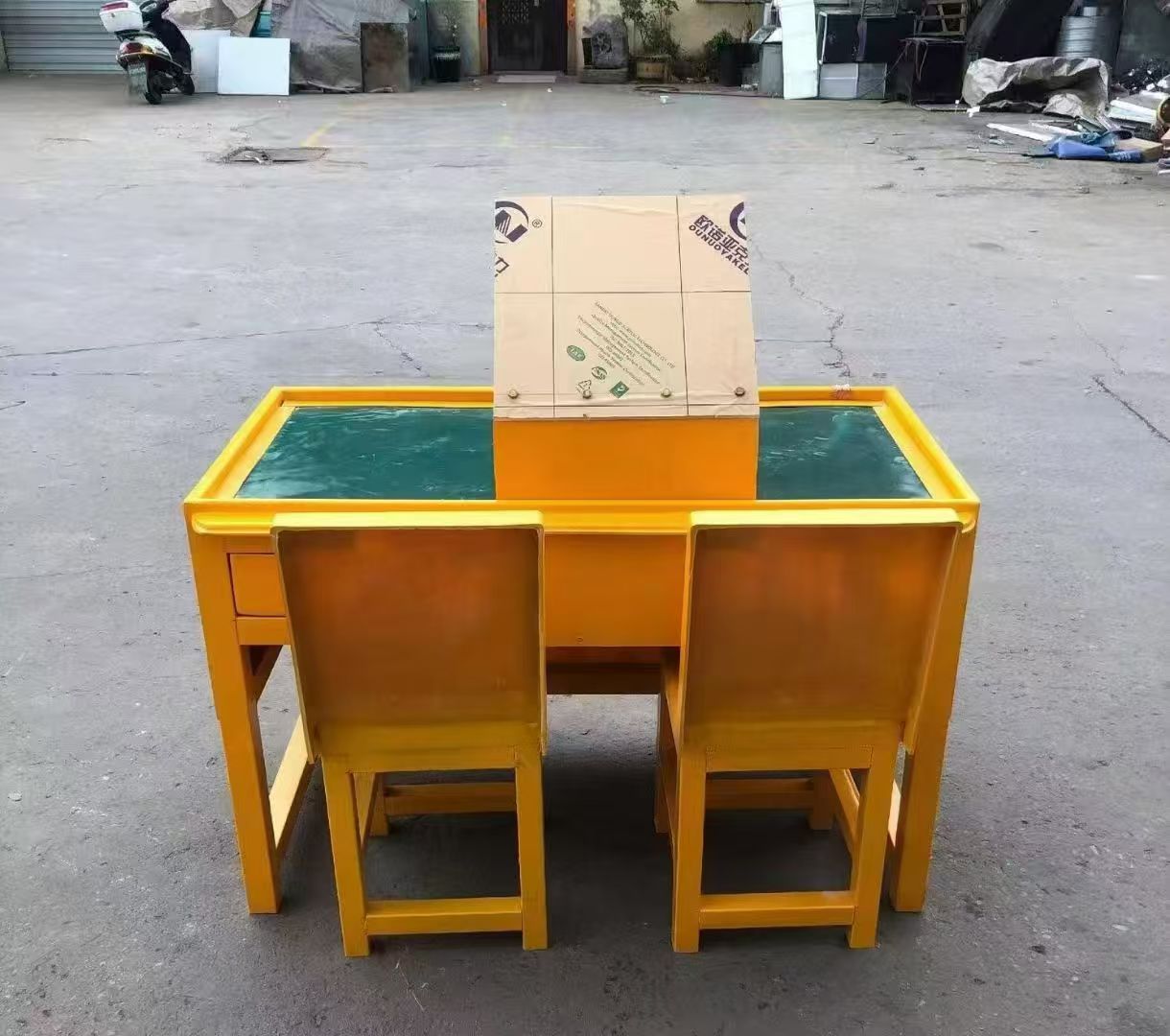 秦淮防静电导通桌井下煤矿火工品发放桌：危险品流转的安全守护者